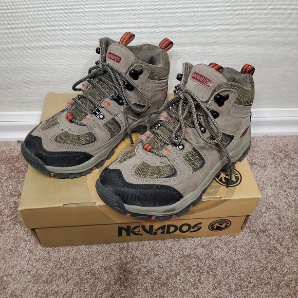 Nevados | Shoes | Nevados Boomerang Ii Mid Womans Hiking Boot 65 Euc ...